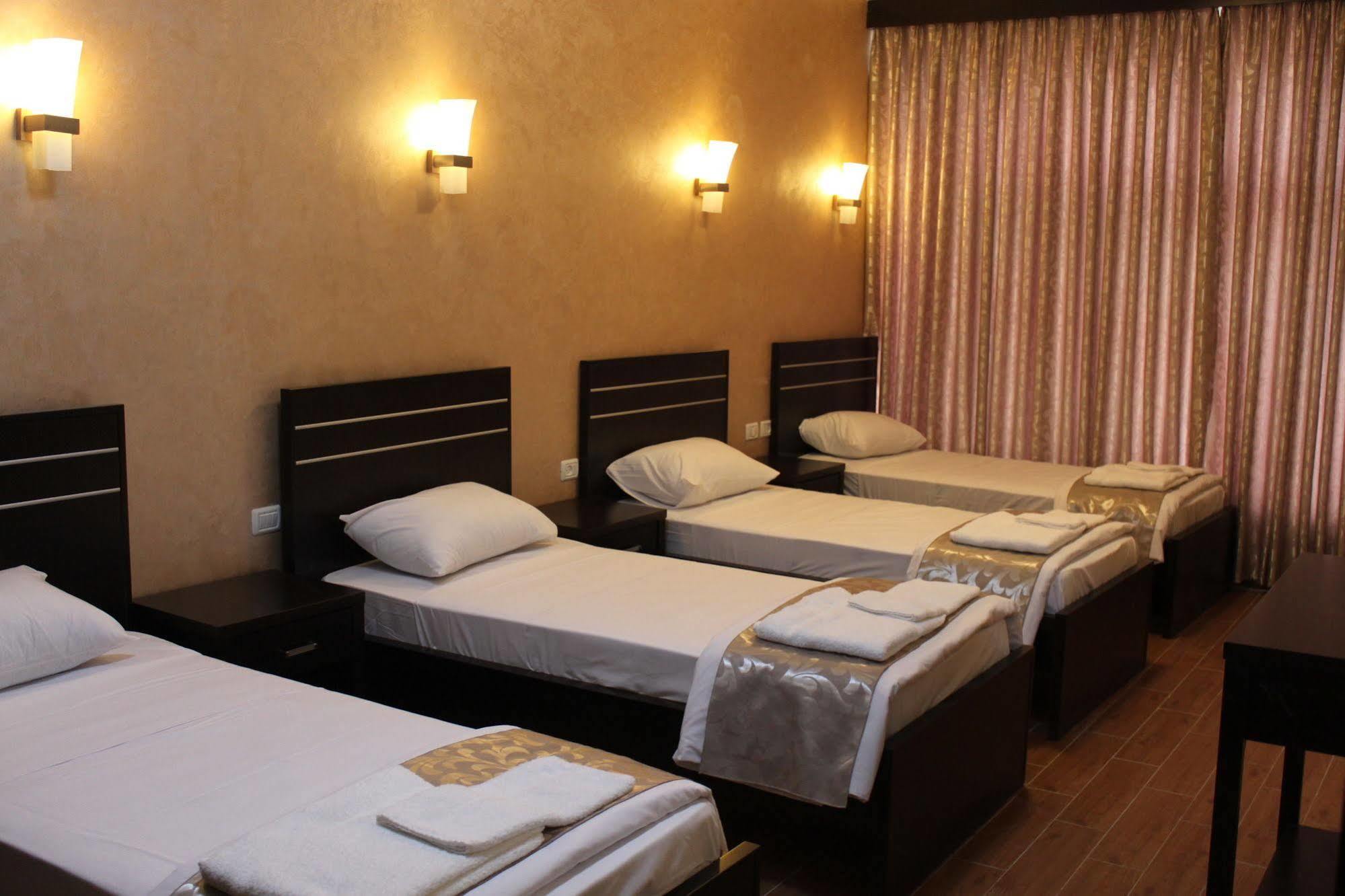 St Andrew'S Guesthouse - Рамалла Экстерьер фото