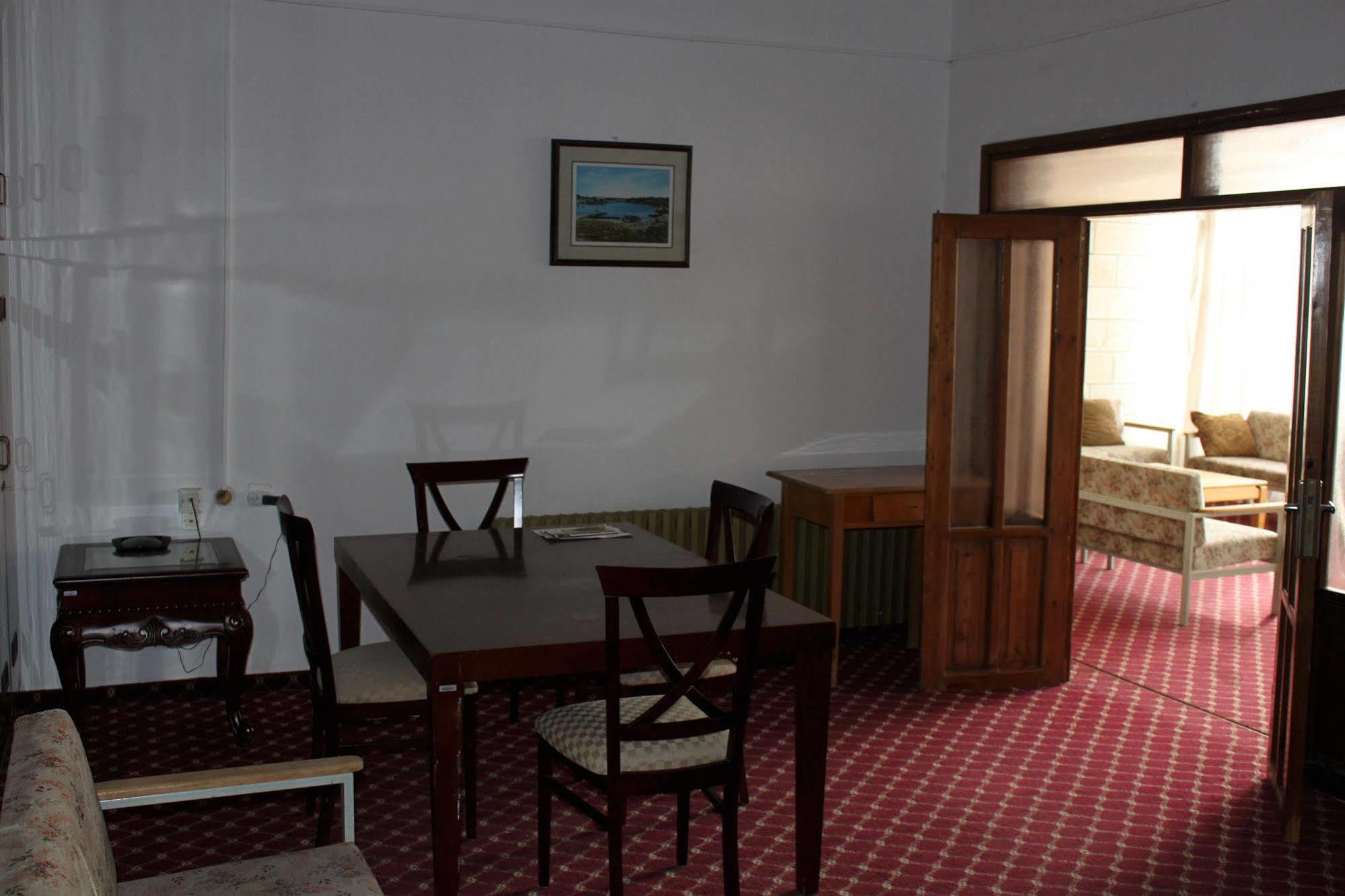 St Andrew'S Guesthouse - Рамалла Экстерьер фото